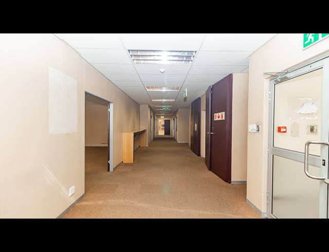 3,813M² OFFICE FOR SALE IN FERNDALE